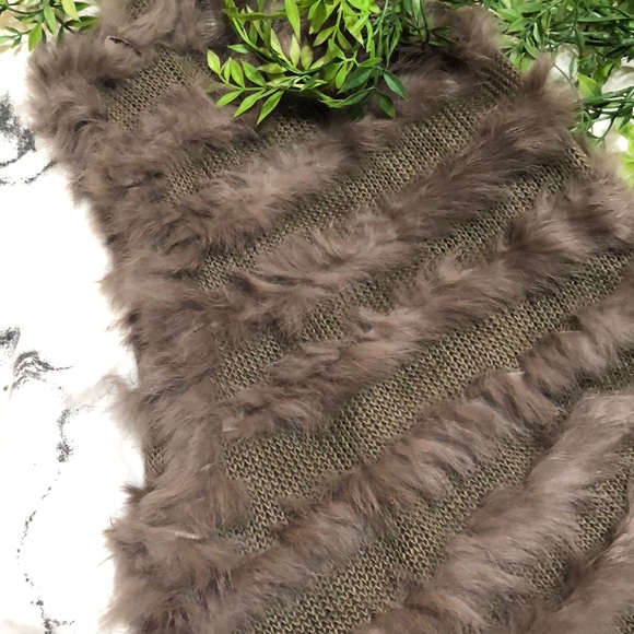 Real Rabbit Fur Vest - Picture 2 of 4